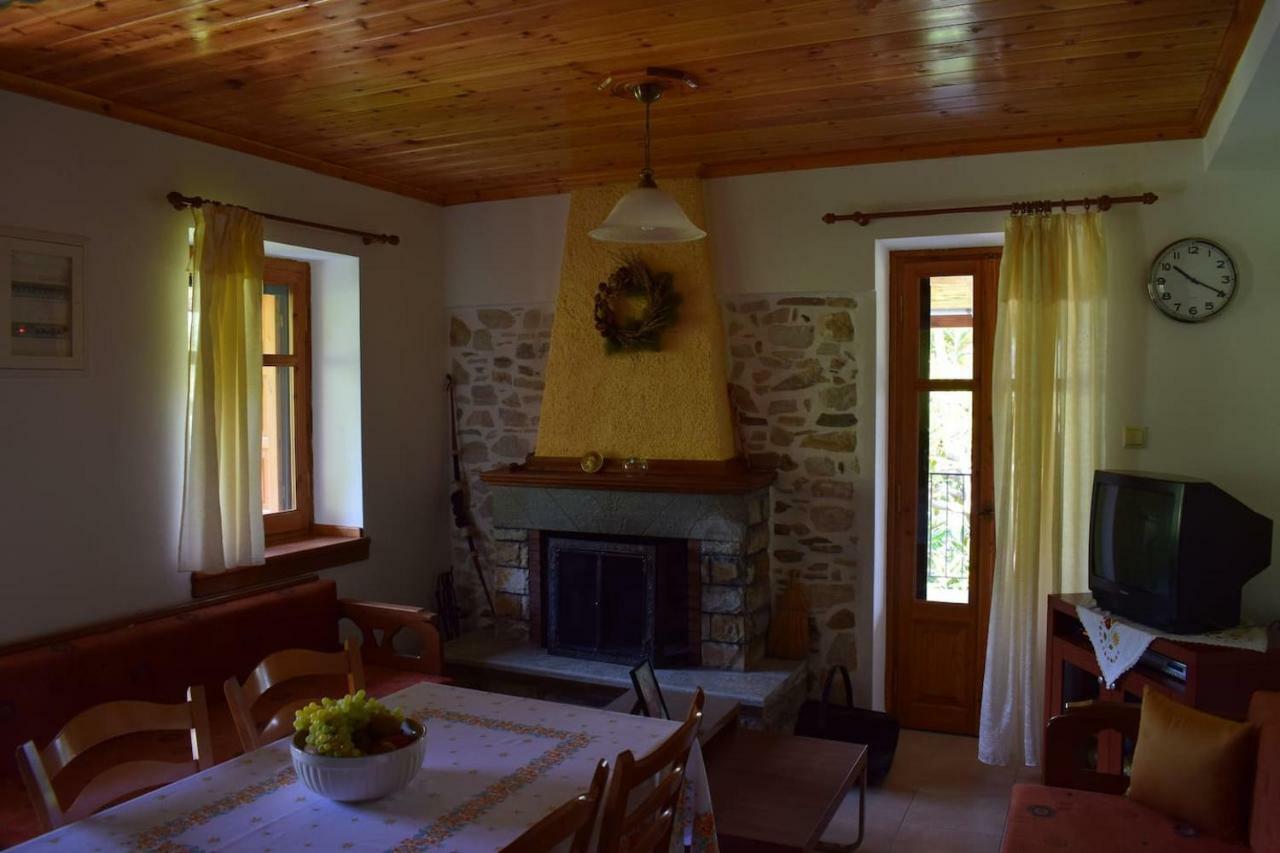 Holiday Home Dionysis Khorevtón Ngoại thất bức ảnh