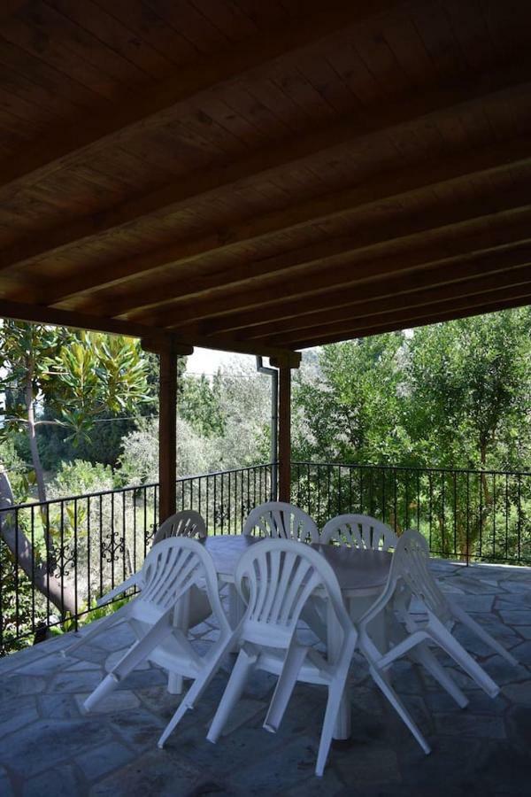 Holiday Home Dionysis Khorevtón Ngoại thất bức ảnh
